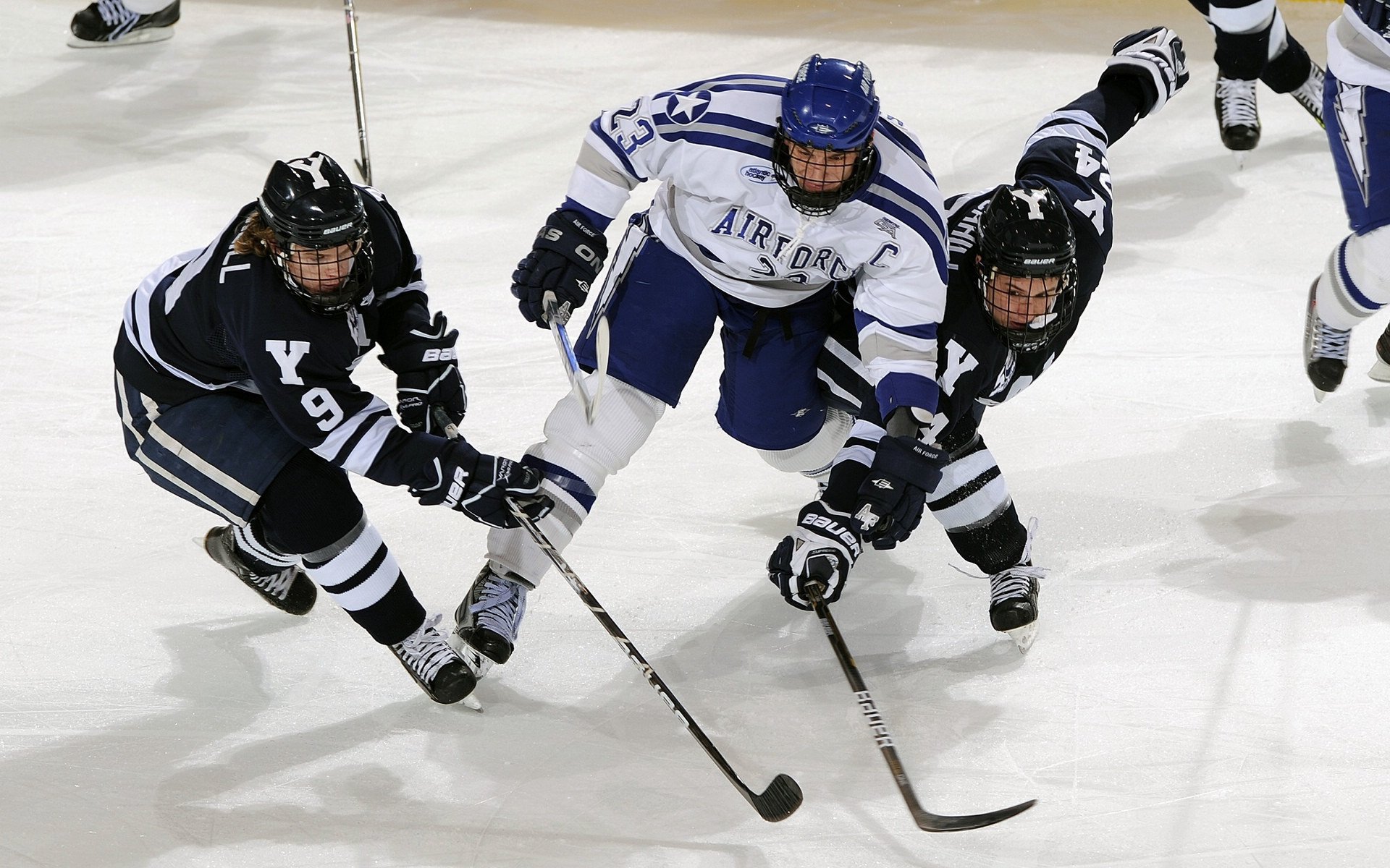 赛场心理素质稳健,抗压能力强,比赛心理状态